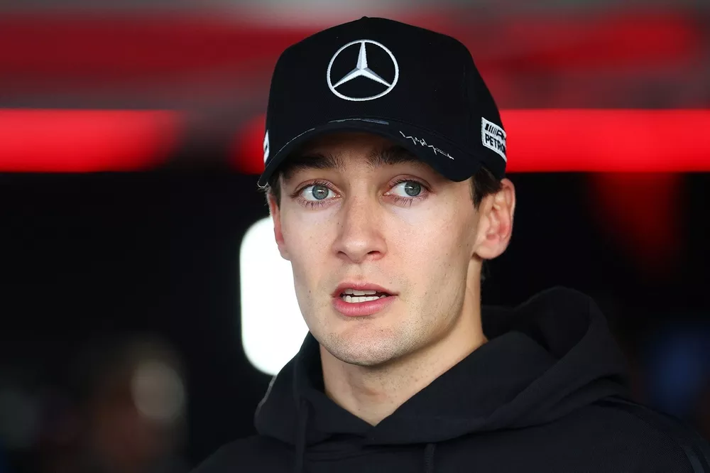 Russell: “Mercedes start sorununu çözmek için yoğun çalışıyor”